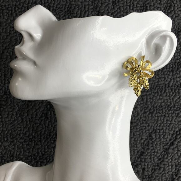 Vintage Christmas Pierced Earrings Gold Tone Bow with Pinecone Bough - Picture 2 of 14